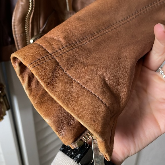 VINTAGE LEATHER FITTED VERSACE JACKET - Picture 6 of 16